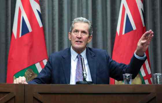 Ruth BonnevilleRUTH BONNEVILLE  /  WINNIPEG FREE PRESS LOCAL - Premier press briefing Manitoba premier, Brian Pallister, speaks to the media at a press briefing on COVID-19 measures at the Manitoba Legislative Building Friday morning. April 24th,  2020