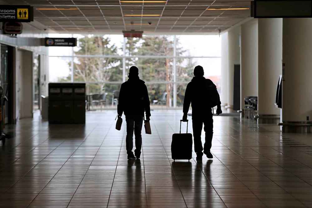 JOHN WOODS / WINNIPEG FREE PRESS
Only 72 passengers were expected to pass through the Winnipeg airport on Saturday.