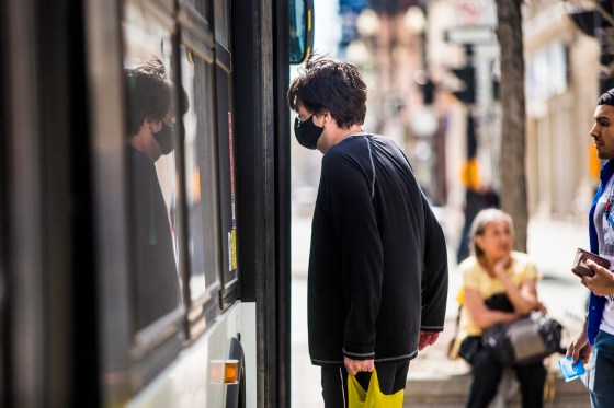 If masks were to become mandatory on Winnipeg Transit buses, enforcement would largely be left to bus operators, which may not be realistic. (Mikaela MacKenzie / Winnipeg Free Press files)