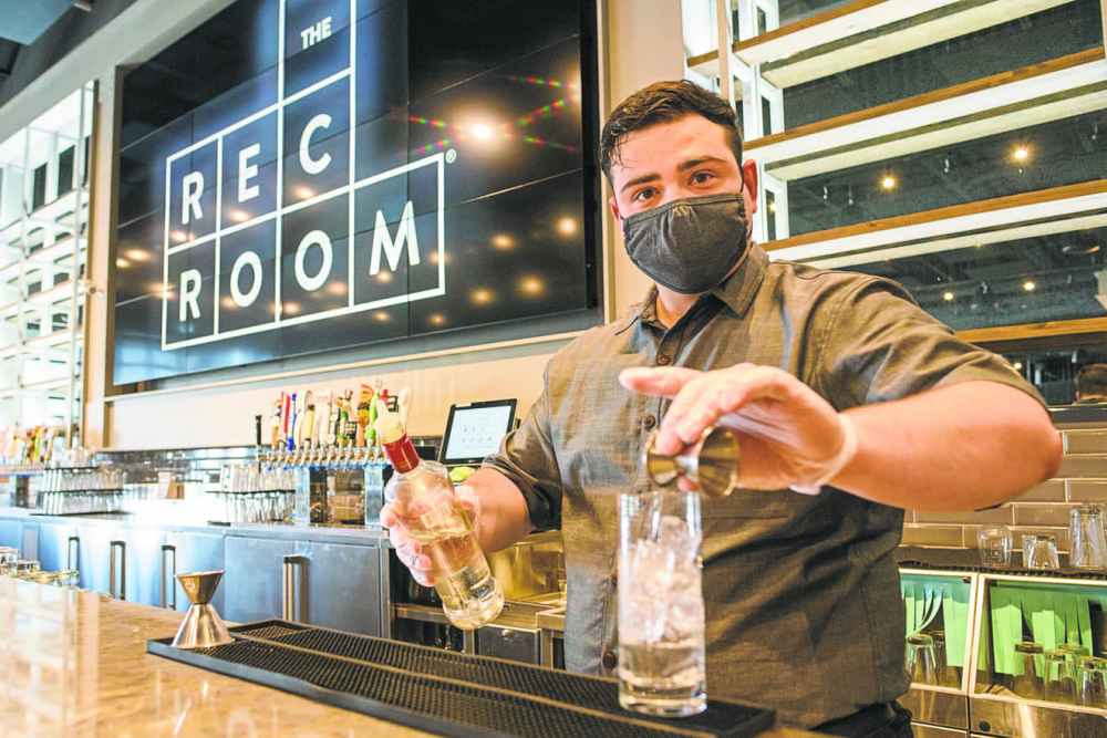 JESSE BOILY  / WINNIPEG FREE PRESS
The Rec Room is slowly reopening its Winnipeg location in accordance with provincial government guidelines. The patio is now open and the Three10 restaurant/bar will be open by Friday. (Jesse Boily / Winnipeg Free Press)