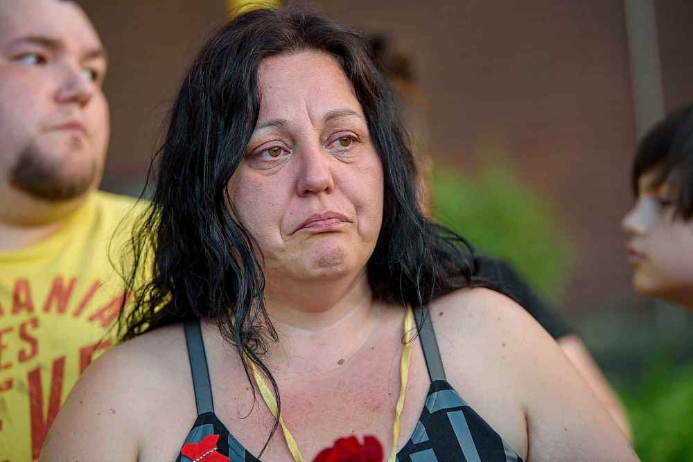 JESSE BOILY  / WINNIPEG FREE PRE
Julie Black, mother of 27-year-old homicide victim Danielle Cote, told the crowd gathered at Cote's vigil Friday night that her daughter was a beautiful person who was dealing with tremendous pain in the last year of her life.