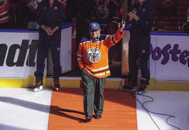 Former Chicago Blackhawk Fred Sasakamoose, one of the first Indigenous pro hockey players, is honoured at the Edmonton Oilers and Chicago Blackhawks game in Edmonton on December 29, 2017. THE CANADIAN PRESS/Jason Franson