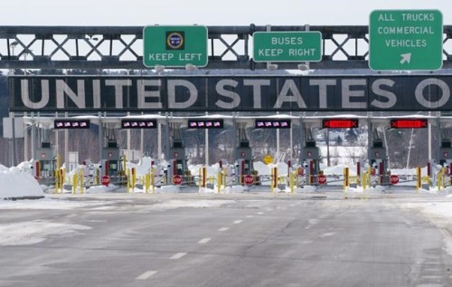 The border crossing into the United States is seen during the COVID-19 pandemic in Lacolle, Que. on February 12, 2021. THE CANADIAN PRESS/Paul Chiasson