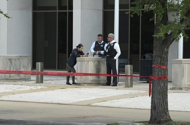 Chicago man charged in shooting of 2 federal agents, officer – Winnipeg ...