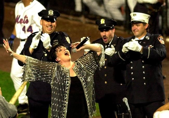 FILE - In this Sept. 21, 2001, file photo, Liza Minnelli belts out