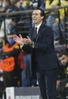 Villarreal's manager Unai Emery applauds during a Group F Champions League soccer match between Villarreal and Young Boys at the Ceramica stadium in Villarreal, Spain, Tuesday, Nov. 2, 2021. (AP Photo/Alberto Saiz)