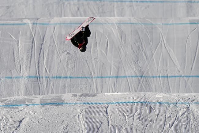 New Zealand's Zoi Sadowski Synnott competes during the women's slopestyle finals at the 2022 Winter Olympics, Sunday, Feb. 6, 2022, in Zhangjiakou, China. (AP Photo/Francisco Seco)