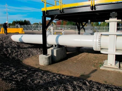 This photo taken in October 2016 shows an aboveground section of Enbridge's Line 5 at the Mackinaw City, Mich., pump station. Business leaders from across the United States and Canada are again wading into the fray over Line 5, accusing the state of Michigan of dragging its heels to ensure the controversial cross-border pipeline remains in a state of legal limbo even as both countries contend with a looming energy crisis. THE CANADIAN PRESS/AP-John Flesher