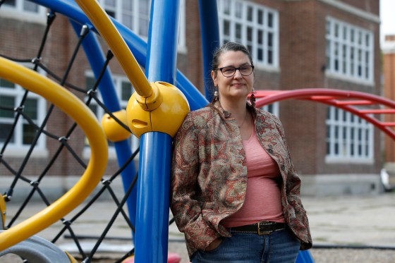 JOHN WOODS / WINNIPEG FREE PRESSA month or more without clear testing requirements for staff is a failure on the province’s part, says Chandra Mayor, the legal guardian of a fourth grader at Mulvey School. (John Woods / Winnipeg Free Press)