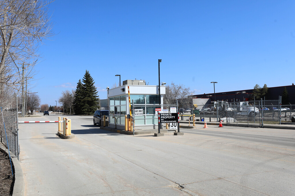 DeFehr Furniture closing Winnipeg production site, affecting 224