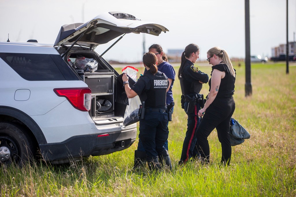 Students comforted after finding body during cleanup – Winnipeg Free Press