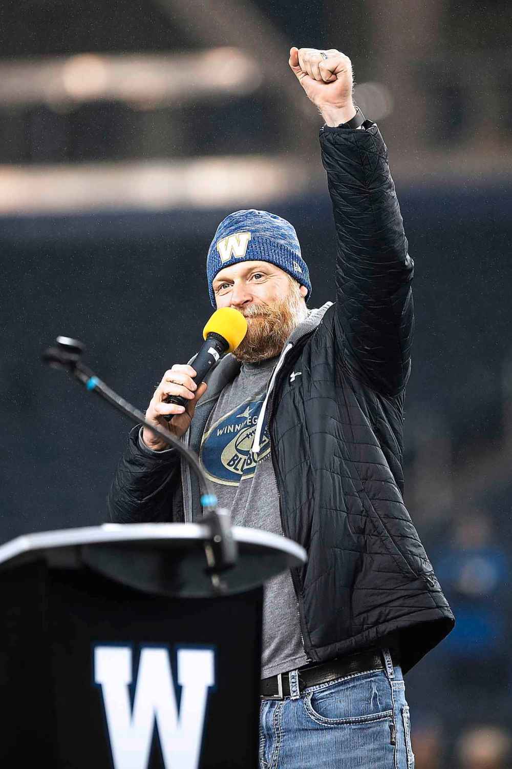 THE CANADIAN PRESS/John Woods
Head coach Mike O'Shea thanks the fans.