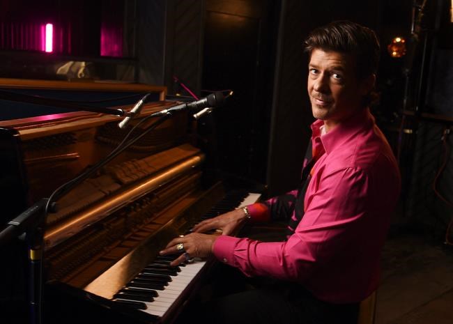 In the Thicke of it, Robin finds the light – Winnipeg Free Press