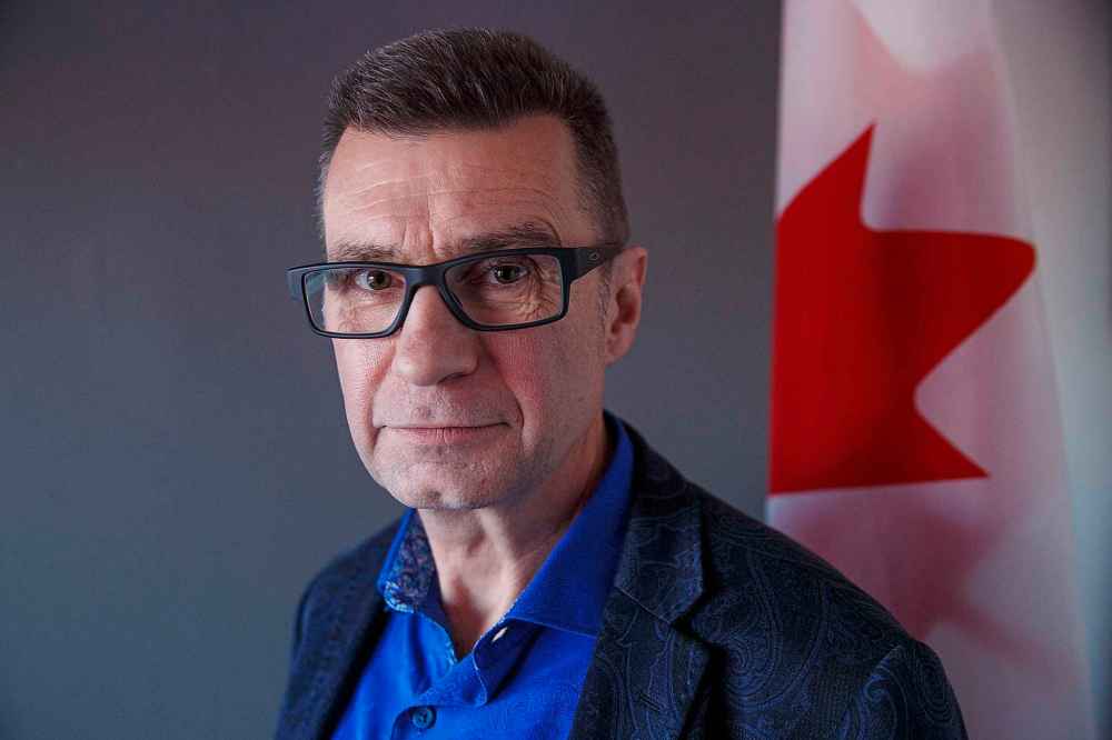 Former Liberal MP Doug Eyolfson will lead a chat alongside Health Minister Patty Hajdu. (Mike Deal / Winnipeg Free Press files)