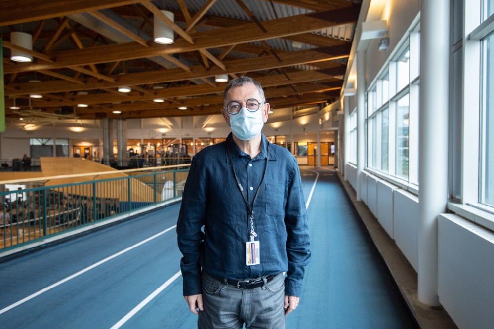 Dr. Alan Katz and a team from the University of Manitoba are analyzing anonymized health data so they can find out how many of those infected develop long COVID. (Mike Sudoma / Winnipeg Free Press files)