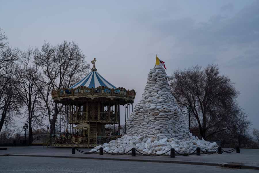 CP
The monument of the Duke of Richelieu in Odesa, Ukraine, is covered with sandbags to defend it from attack. 9Petros Giannakouris/The Associated Press files)
