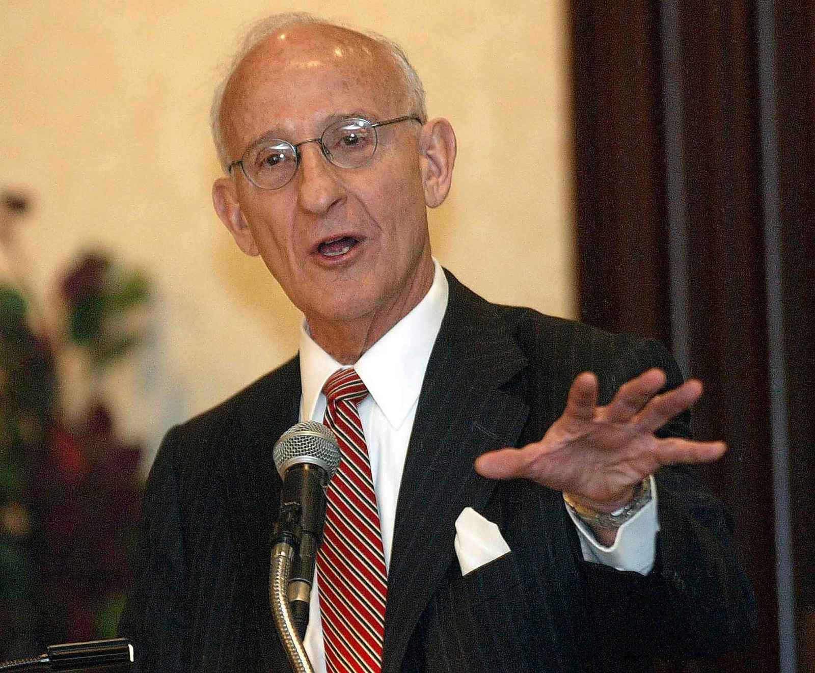 U of M honours Ernest Rady with distinguished entrepreneur award ...