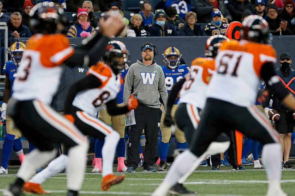 CP
Winnipeg Blue Bombers head coach Mike O'Shea looks on as his team plays the B.C. Lions during the first half. (John Woods / The Canadian Press)