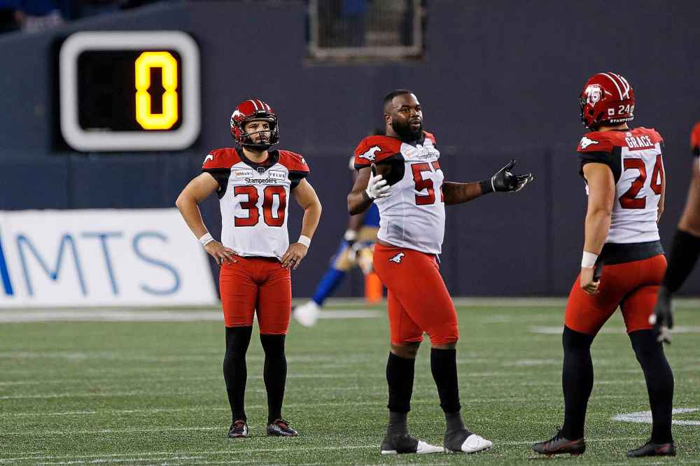 THE CANADIAN PRESS
Calgary Stampeders kicker Rene Paredes (30) misses the field goal in the last seconds of the second half. (John Woods / The Canadian Press)