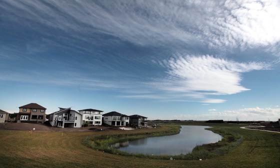 PHIL HOSSACK / WINNIPEG FREE PRESS FILESNew home construction near the west perimeter in Ridgewood West.