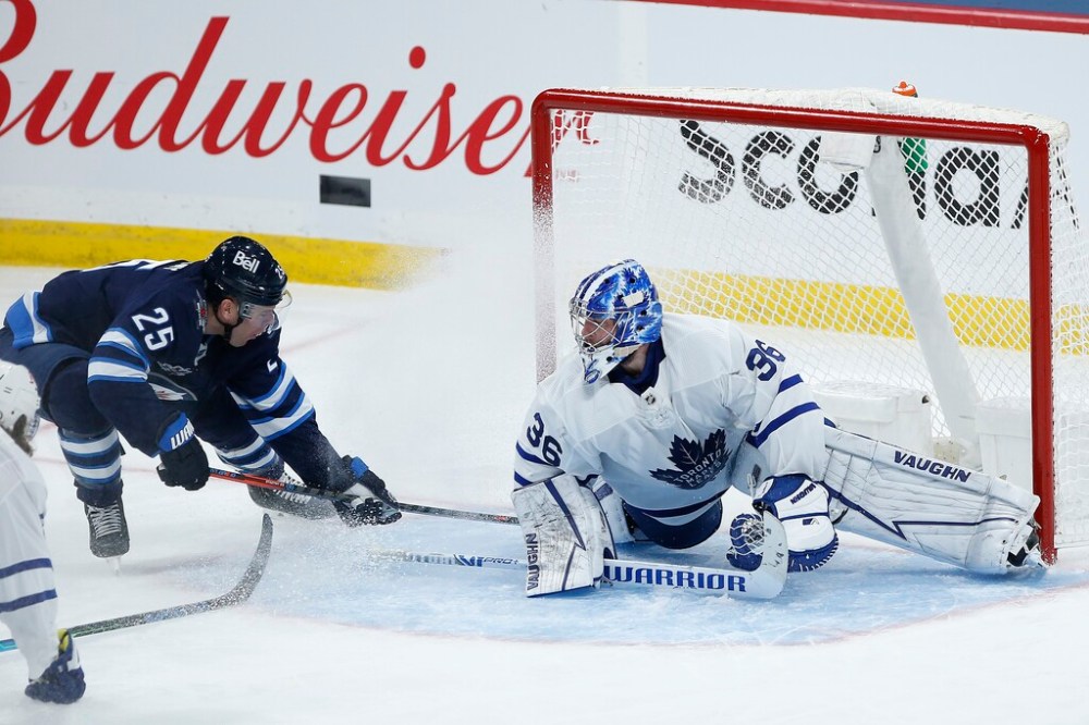 THE CANADIAN PRESS
Stastny twice waived his no-trade clause to play in Winnipeg. (John Woods / The Canadian Press files)