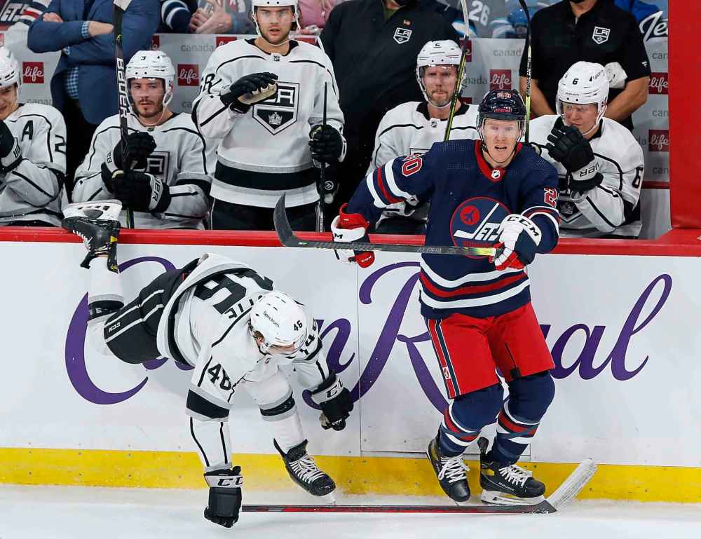 CP
Winnipeg Jets' Riley Nash (20) checks Los Angeles Kings' Blake Lizotte (46) during the second period. (John Woods / The Canadian Press)