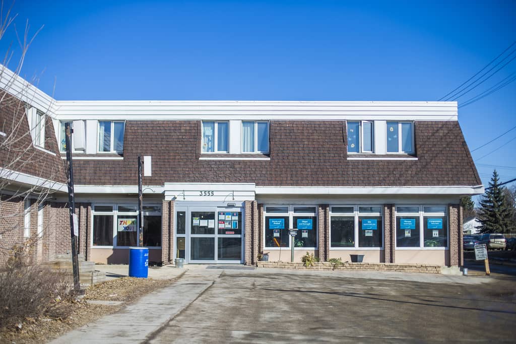 Winnipeg care home resident tests positive for B.1.1.7 COVID variant