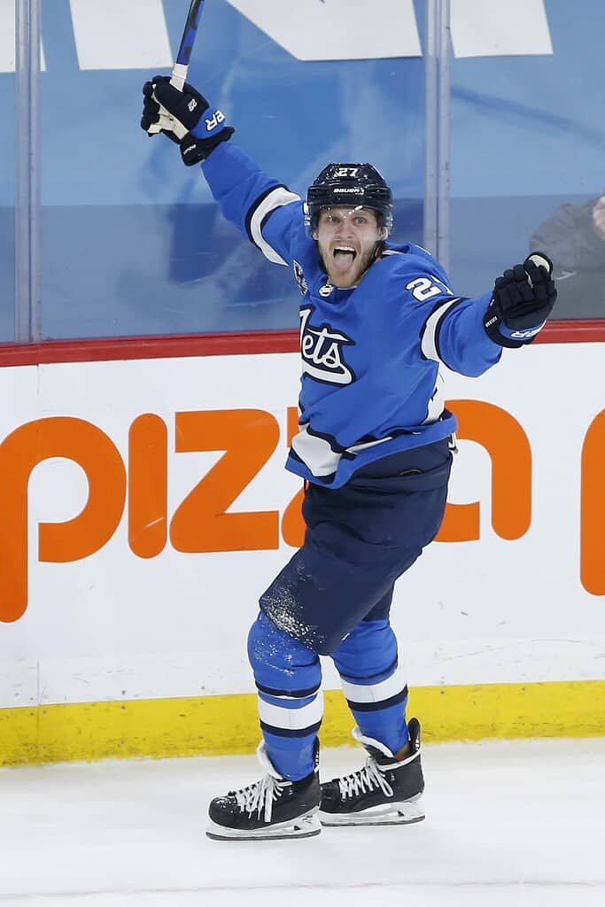 CP
Winnipeg Jets' Nikolaj Ehlers celebrates his game-winning goal in overtime against the Montreal Canadiens in Winnipeg on Wednesday. THE CANADIAN PRESS/John Woods