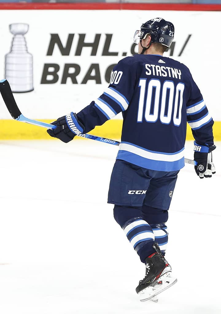 JOHN WOODS / WINNIPEG FREE PRESS
Winnipeg Jets’ Paul Stastny sports a jersey with the number 1000 on the back prior to playing in his 1,000th career game in the NHL Tuesday against the Vancouver Canucks.