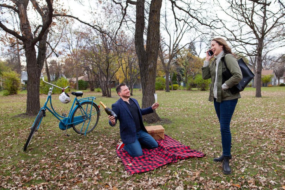 Daniel Crump
Soprano Lida Szkwarek and baritone Johnathon Kirby star in Manitoba Opera’s production of the Telephone. (Daniel Crump / Winnipeg Free Press)