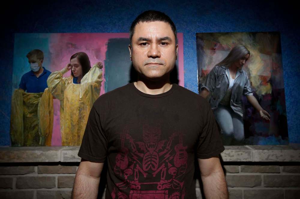 JOHN WOODS / WINNIPEG FREE PRESS
Clinton Roberts, in addition to being a self-taught fine artist, has been employed in the patient transport department of the Health Sciences Centre for the last 12 years.