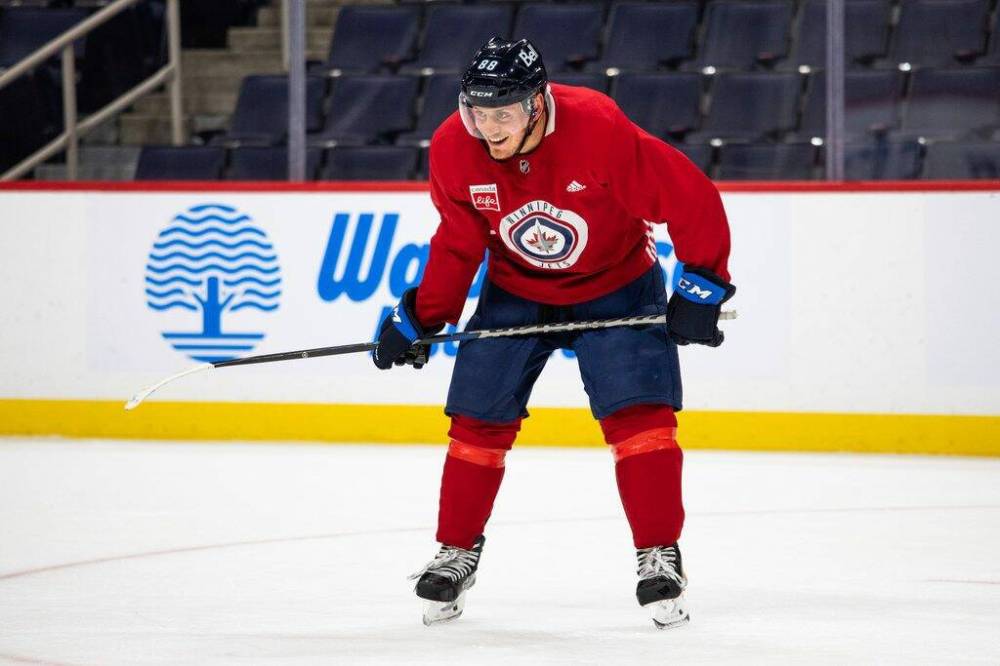 Nate Schmidt says he’s going to use some of his spare time to catch up on the Harry Potter reunion. (Daniel Crump / Winnipeg Free Press files)