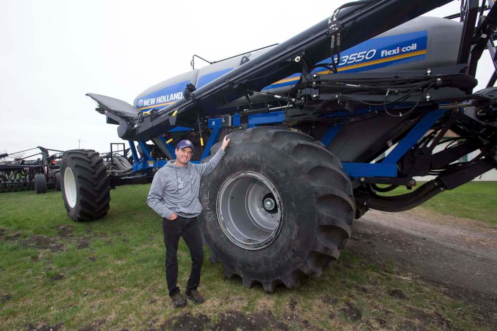 MIKE DEAL / WINNIPEG FREE PRESS
Bossuyt said, thankfully, today's machines have such a large capacity to hold seed or fertilizer he didn't have to run out every few minutes to the field.