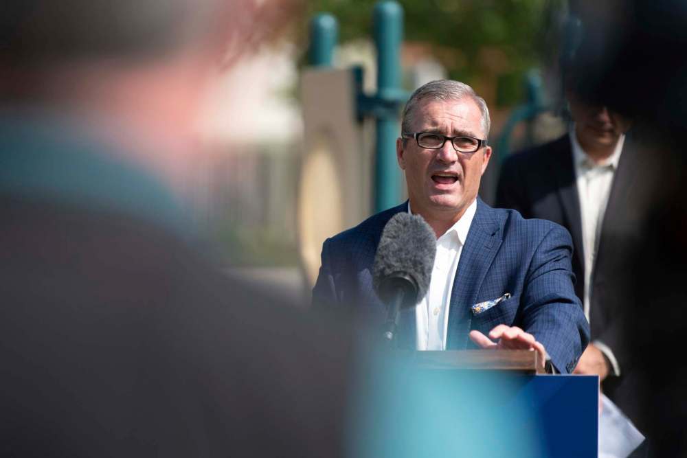 >Chuck Davidson, president and CEO of the Manitoba Chambers of Commerce, says the chamber has been told cases of COVID-19 aren’t coming directly from retailers. (Jesse Boily / Winnipeg Free Press files)