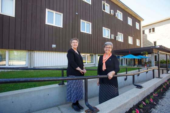 Sisters Dorothy Levandosky (left) and Mary Coswin say the decision to sell St. Benedict’s Monastery wasn’t driven by COVID-19. (Mike Deal / Winnipeg Free Press)