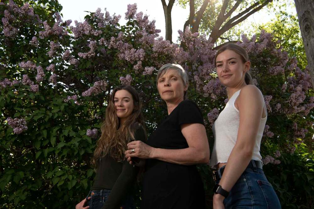 ALEX LUPUL / WINNIPEG FREE PRESS
Spooky crew: From left, local actors Megan Best, Marina Stephenson Kerr and Jade Michael, stars of the film Seance, outside the Wellington Crescent home that was used as a location in Seance.
