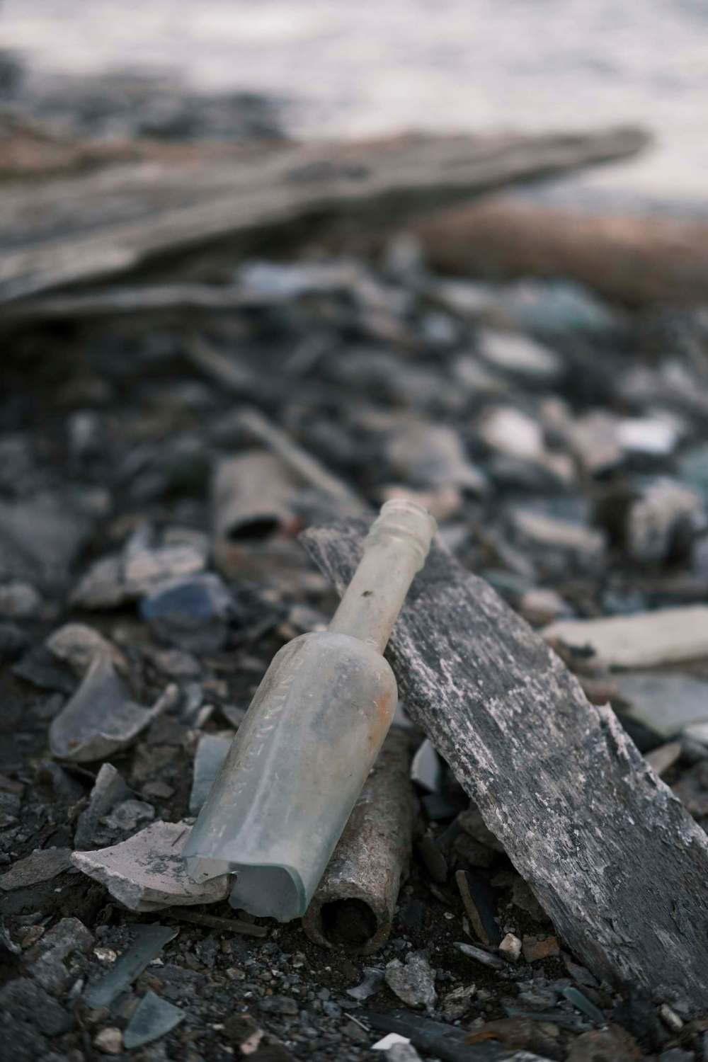 Kenji Ito photo
A Lea & Perrins bottle discovered during one of Ito’s mudlarking adventures