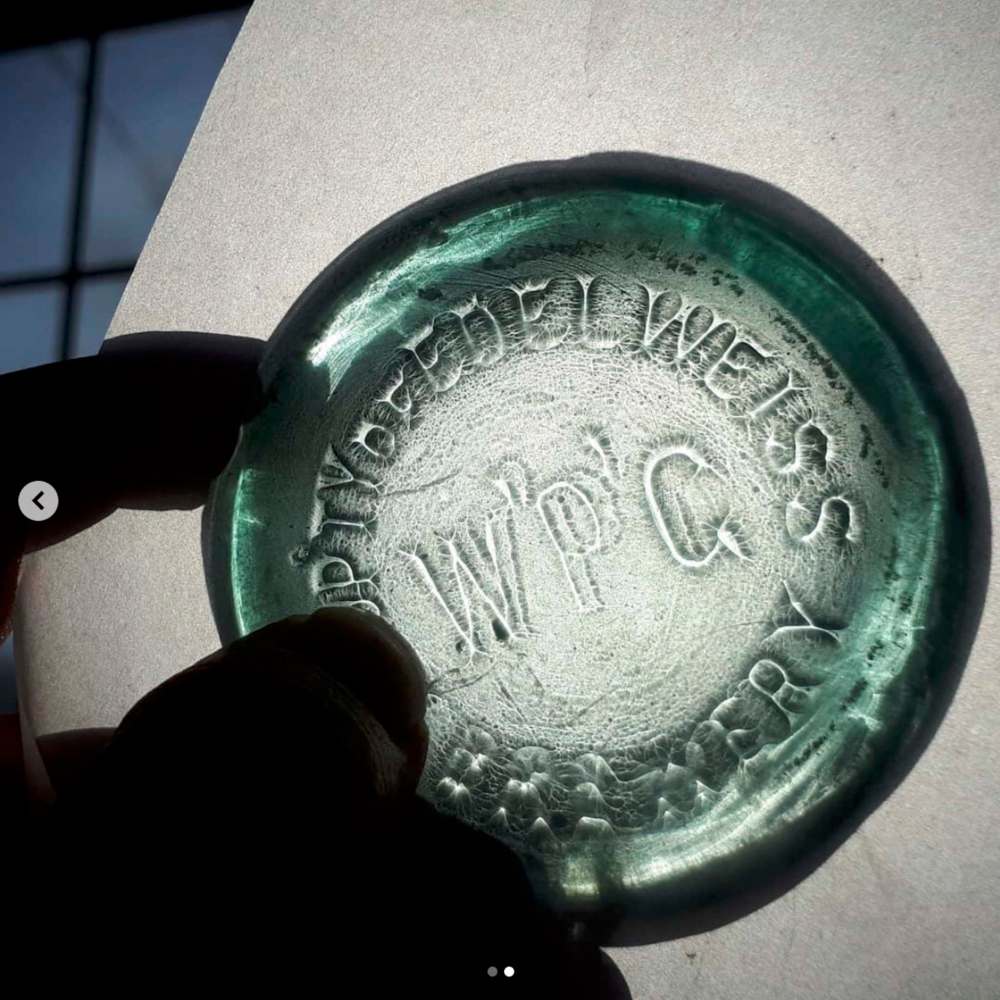 Instagram / Sally Ito
Mudlarking 160: This bottle is from Edelweiss Brewery, which operated until 1919.