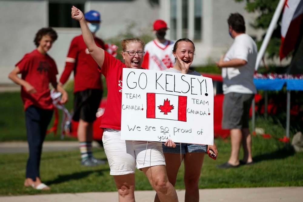 'We support her and we're really proud of her,' says Sheri Skwarchuk, a neighbour of Kelsey Wog who thought up the send-off. (John Woods / Winnipeg Free Press)