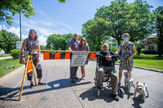 MIKAELA MACKENZIE / WINNIPEG FREE PRESSWellington Crescent residents Jutta Essig (from left) Bill Hamlin, Sharon Kirk, Atul Sharma and Celia Rodd are in support of open streets.