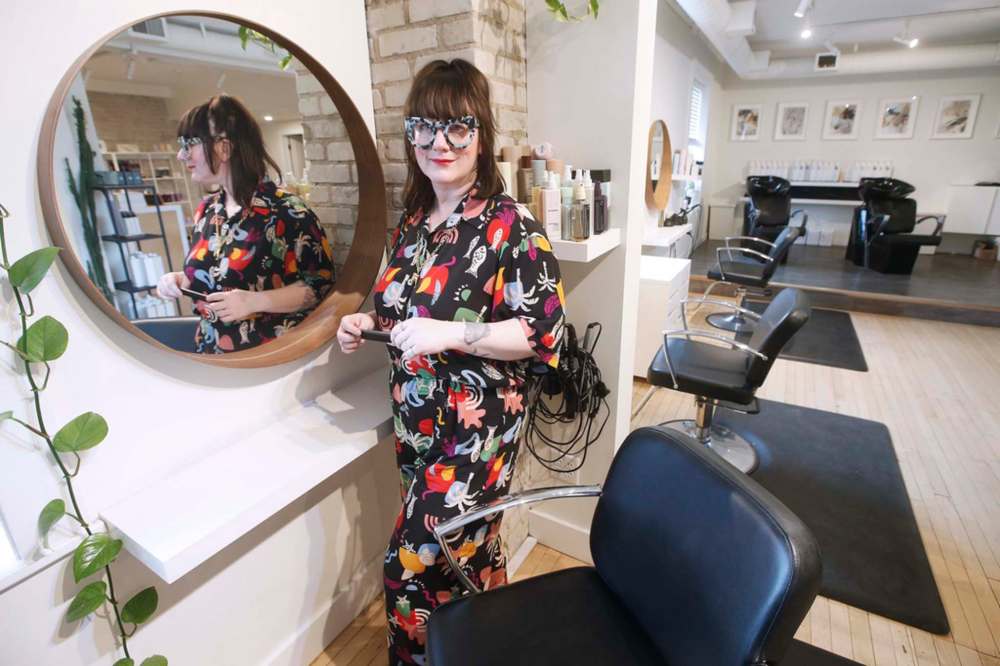 JOHN WOODS / WINNIPEG FREE PRESS
Meghan Greenlay, hairstylist and owner of Menagerie Beauty and Goods, is ready to open after relaxed restrictions were announced in Winnipeg Wednesday.