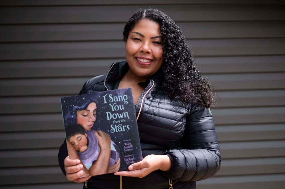 Daniel Crump / Winnipeg Free Press files
Author Tasha Spillett-Sumner is the winner of the Winnipeg Arts Council's On the Rise award.