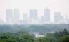 MIKE DEAL / WINNIPEG FREE PRESS
Smoke from forest fires hangs over downtown Winnipeg.
