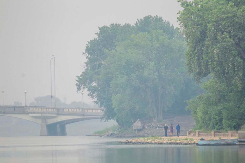 MIKAELA MACKENZIE / WINNIPEG FREE PRESS
The provincial government has said more than 130 wildfires are burning in Manitoba with others in Saskatchewan and northwest Ontario also blowing smoke into all parts of the province.
