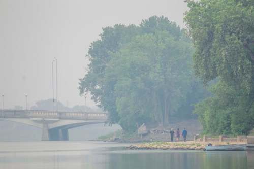 MIKAELA MACKENZIE / WINNIPEG FREE PRESS
The provincial government has said more than 130 wildfires are burning in Manitoba with others in Saskatchewan and northwest Ontario also blowing smoke into all parts of the province.