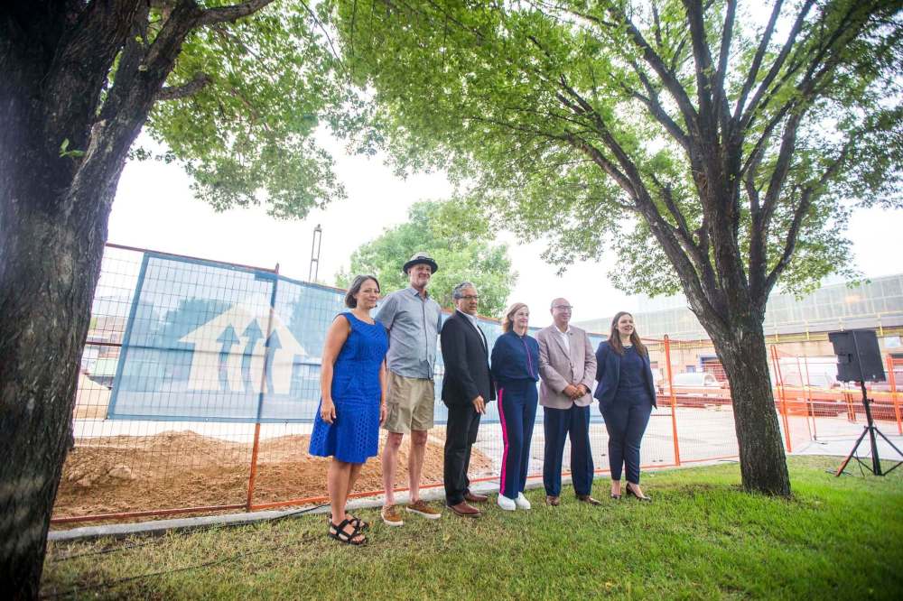 MIKAELA MACKENZIE / WINNIPEG FREE PRESS
Sara Stasiuk (left), Paul Jordan, Dan Vandal, Clare MacKay, Jon Reyes, and Sherri Rollins pose for a photo after an announcement about Railside at The Forks development in Winnipeg on Thursday, Aug. 5, 2021. For Cody story.Winnipeg Free Press 2021.