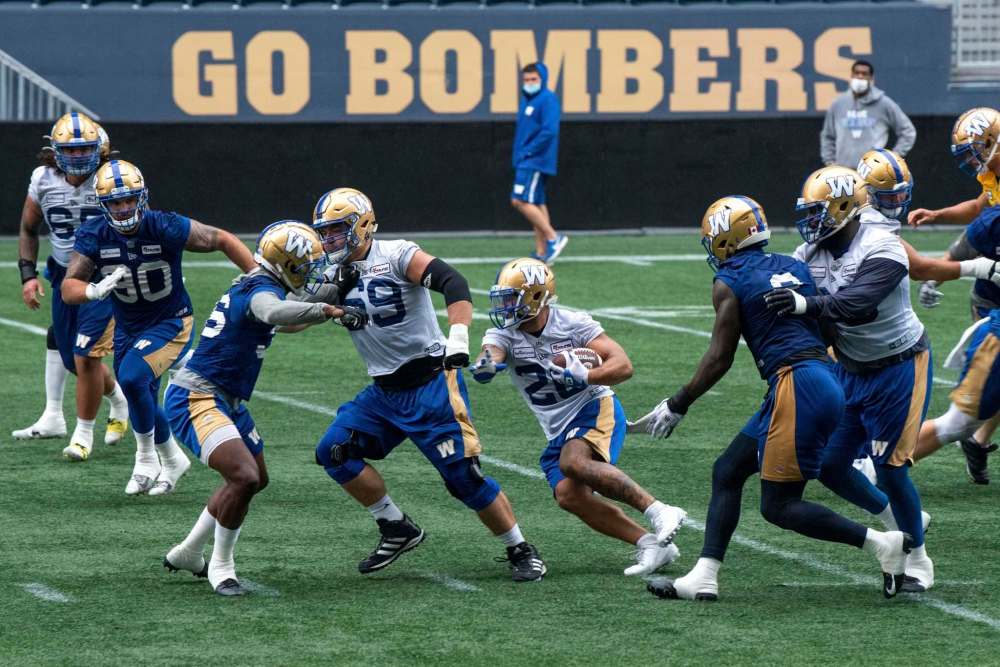 ALEX LUPUL / WINNIPEG FREE PRESS
Blue Bombers running back Brady Oliveira, who is expected to start again on Friday in place of the injured Andrew Harris, carries the ball during Monday’s practice at IG Field.