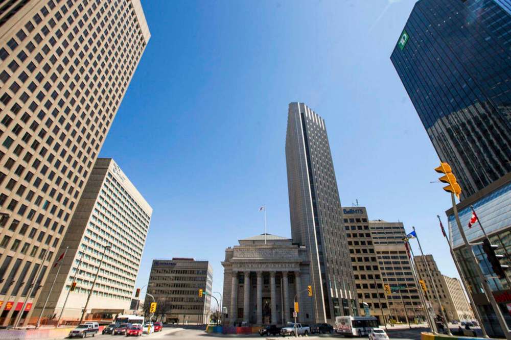 MIKAELA MACKENZIE / WINNIPEG FREE PRESS FILES
The City of Winnipeg is looking for bids to design a major revamp of the iconic intersection at Portage and Main.