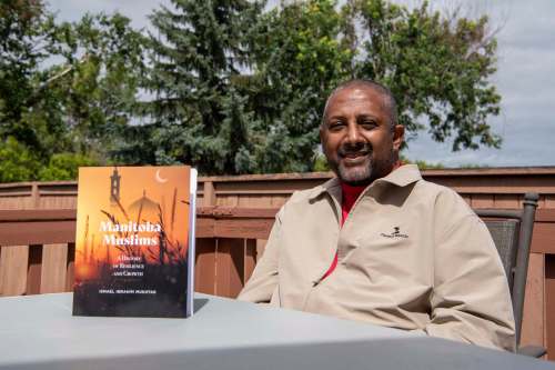 ALEX LUPUL / WINNIPEG FREE PRESS
Ismael Mukhtar hopes his book, Manitoba Muslims, creates a more inclusive understanding of who Muslims are as Manitobans and Canadians.