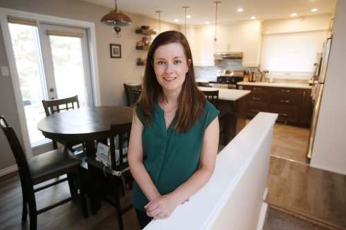 JOHN WOODS / WINNIPEG FREE PRESS
Dietitian Raschelle Sabourin teaches clients how to practise intuitive eating, where diet mentality is rejected and hunger cues are observed and honoured.